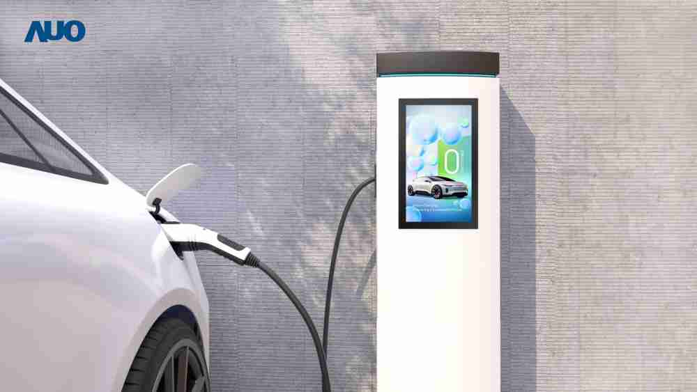 友達〝EVSE車用充電樁解決方案〞專為電動汽車充電樁設計，，，，具有高亮度、、、、克服戶外艱難環境的耐溫、、、、耐紫外線等特性，，，並搭載散熱性及擴充性強的高效能工業電腦，，可實現人機互動訴求，，，如資訊顯示、、、支付等應用